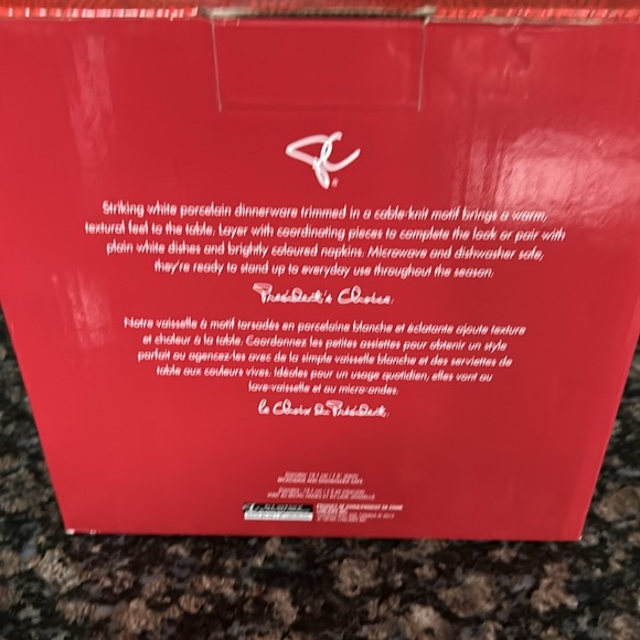 PRESIDENTS CHOICE HIGHLANDS RED PORCELAIN REINDEER SIDE PLATES SET OF 4 NWT - Picture 4 of 6